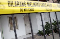 Pintu tertutup rapat.