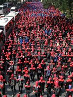 Buruh Longmarch ke Istana