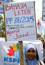 Ribuan Buruh Demo di Patung Kuda