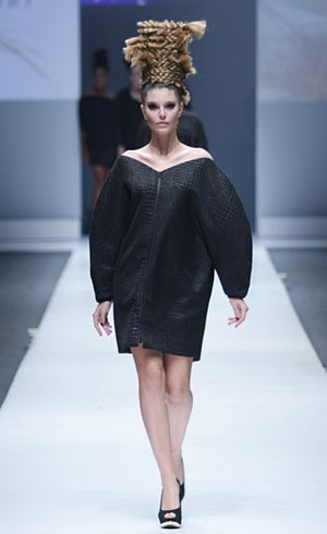 Baju Salon Ala Billy Tjong dan Koleksi Superwoman Rinda Salmun di JFW 2016