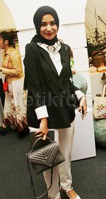 Gaya Hitam-putih Shireen Sungkar di JFW 2016
