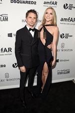 Cantik dan Seksinya Pacar Matt Bellamy