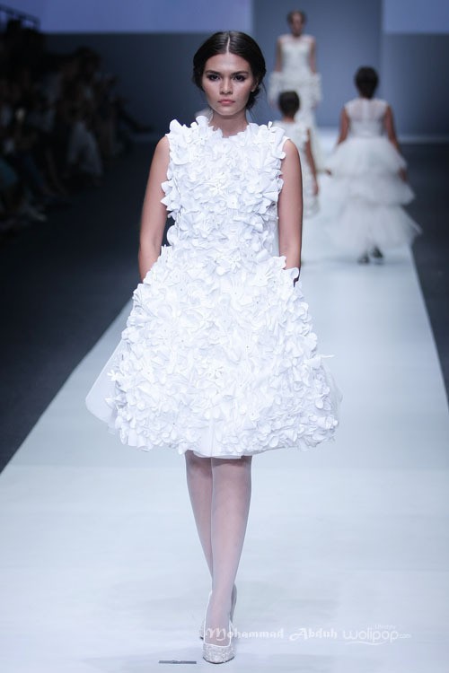 Barli Asmara Dynamic Bliss for Wardah. Jakarta Fashion Week 2016 at Senayan City. Jakarta. [Foto: Mohammad Abduh/Wolipop]