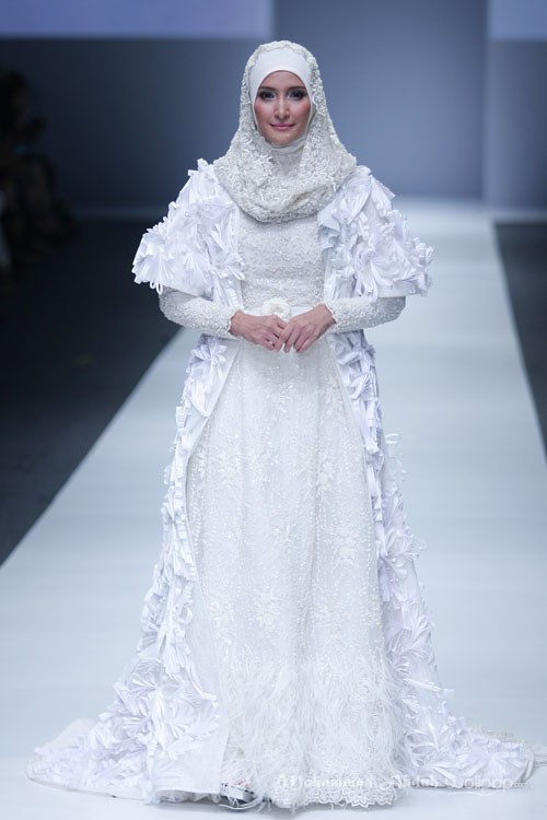 Barli Asmara Dynamic Bliss for Wardah. Jakarta Fashion Week 2016 at Senayan City. Jakarta. [Foto: Mohammad Abduh/Wolipop]