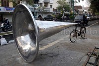 Karya Ichwan Noor, berjudul Sunyi, ingin menyampaikan pesan bahwa di Indonesia kampanye penggunaan sepeda hanya sebuah slogan belaka. Padahal sepeda dapat menjadi sarana transportasi ikonik di Yogyakarta.