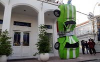 No Parking karya Teguh S. Priyono Teguh S. Priyono adalah sebuah pratinjau terhadap kesemrawutan lalu-lintas dan perparkiran yang sudah terjadi di Kota Yogyakarta dan daerah lainnya.     