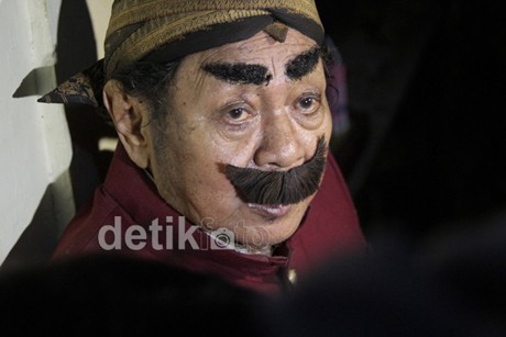 Pak Raden Meninggal karena Menderita Infeksi Paru-paru