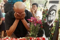 Pak Ogah merasa sangat kehilangan sosok Pak Raden.