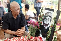 Begitu banyak momen yang dialaminya bersama Pak Raden.