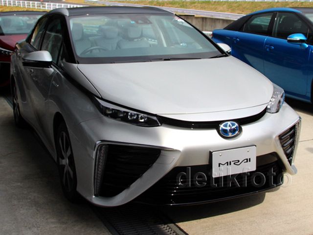 Bersentuhan Langsung dengan Toyota Mirai
