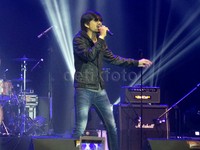 Sheila On 7 memuaskan dahaga ratusan penggemarnya.