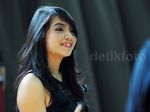 Cantiknya Gracia 'JKT48' Bergaun Hitam di Handshake Festival
