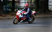 Saat dikendarai di jalanan Jakarta, motor ini hanya menggunakan dua sampai tiga transmisi saja. Karena di saat sedang asyik mengendarai, jalanan Jakarta cukup padat. Pool/Reno Hastukrisnapati/detikFoto.