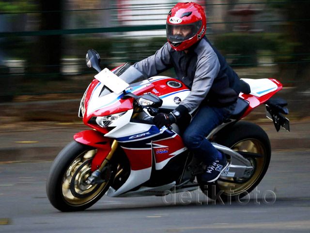 Tangguhnya Honda CBR1000RR SP