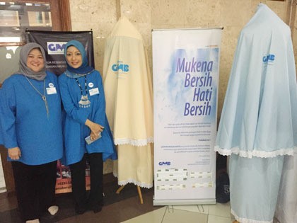(kiri-kanan: Pendiri GMB Gita Saraswati dan Ketua GMB Diana Herutami) Daniel Ngantung/Wolipop (kiri-kanan: Pendiri GMB Gita Saraswati dan Ketua GMB Diana Herutami) Daniel Ngantung/Wolipop