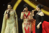 Trio SKA Syahrini, KD, dan Ashanty tampil berkolaborasi memberikan kejutan di Silet Awards 2015. Pool/Noel/detikHOT.