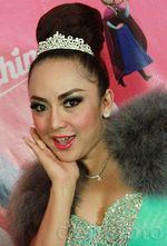 Guys, Regina Cari Pengganti Farhat Abbas Nih!