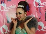 Guys, Regina Cari Pengganti Farhat Abbas Nih!