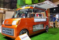 Mobil ini tidak hanya memiliki desain dengan gaya yang tengah menjadi tren, tetapi aspek fungsional juga tinggi. Sehingga, cocok bagi para pebisnis muda atau yang menyasar konsumen anak muda.