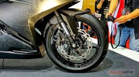 Sayang, Honda masih tak mau mengungkapkan rincian teknis lebih detail tentang konsep ini. Hanya, pabrikan berlogo sayap mengepak itu menyajikan bentuk motor ini yang diperkirakan bakal menjadi motor sport masa depannya. Pool/ Dok. Bike Wale.