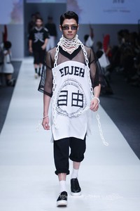 ED-JEH by Rangga Moela Grazia Jakarta Fashion Week 2016 at Senayan City. Jakarta. [Foto: Mohammad Abduh/Wolipop]