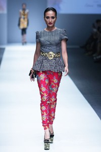 Jajaka by Ivan Gunawan Lembayoeng. Grazia Jakarta Fashion Week 2016 at Senayan City. Jakarta. [Foto: Mohammad Abduh/Wolipop]