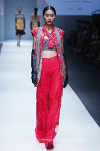 Jajaka by Ivan Gunawan Lembayoeng. Grazia Jakarta Fashion Week 2016 at Senayan City. Jakarta. [Foto: Mohammad Abduh/Wolipop]