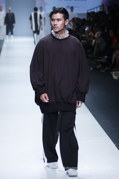 LMT by Tarra Budiman Grazia Jakarta Fashion Week 2016 at Senayan City. Jakarta. [Foto: Mohammad Abduh/Wolipop]