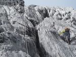 Jalur Tali Mengerikan ke Puncak Carstensz