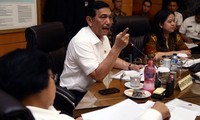 Dalam rapat tersebut, Menko Luhut meminta penanganan asap untuk tahun depan harus lebih baik. Persiapan harus dilakukan sejak dini.