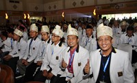 Sekitar 200 kader PKS hadir dalam Mukernas ini. Mereka datang dengan mengenakan jas warna putih bercorak hitam khas PKS. Pool/Lamhot Aritonang/detikFoto.