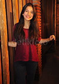 Cassandra Lee alias Cassie sepertinya sedang happy saat ditemui detikHOT belum lama ini. Pool/Ismail/detikFoto.