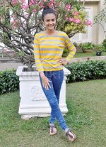 Boys, Amanda Rawles Tetap Cantik Tampil Kasual