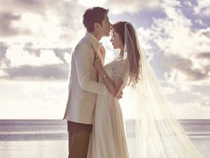 Serasinya Han Groo dan Kekasih Berbusana Pengantin