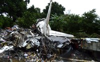 Pesawat yang jatuh itu jenis Antonov An-12. Belum diketahui penyebab jatuhnya pesawat tersebut. Stringer/Reuters/detikFoto.