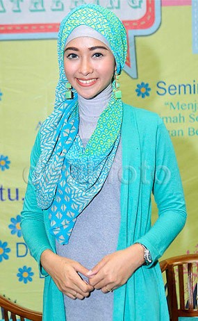 Gara-gara Surat Cinta Palsu, Poppy Bunga Ditembak di Tengah Hujan