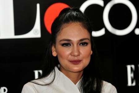 Kata Luna Maya Soal Selfie Bareng Cut Tari