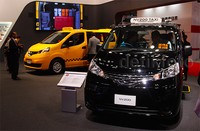 Anda tengah mencari taksi? Mobil NV200 alias Evalia ini mungkin bisa jadi pedoman.