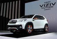 Subaru memamerkan mobil konsep Viziv.