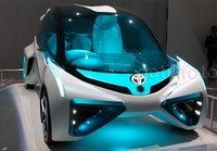 Di Tokyo Motor Show, Toyota memamerkan mobil hidrogen Toyota FCV Plus. Mobil masih berupa konsep, dan dari pengamatan detikOto mirip dengan mobil-mobil di film atau mobil mainan dengan kaca transparan berwarna biru tosca-nya.