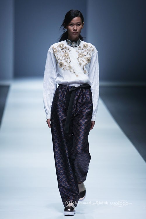 Toton Januar Indonesia Fashion Forward. Jakarta Fashion Week 2016 at Senayan City. Jakarta. [Foto: Mohammad Abduh/Wolipop]