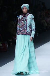 Chintami Atmanagara Trone. Jakarta Fashion Week 2016 at Senayan City. Jakarta. [Foto: Mohammad Abduh/Wolipop]