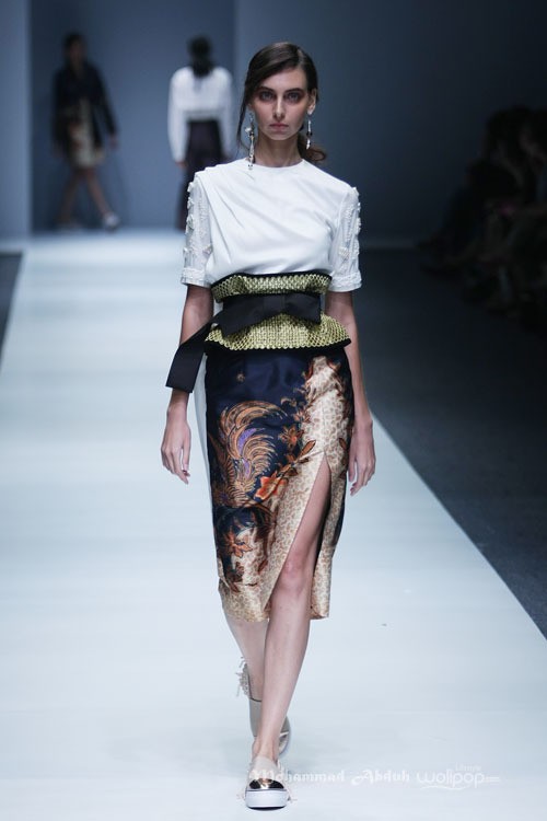 Toton Januar Indonesia Fashion Forward. Jakarta Fashion Week 2016 at Senayan City. Jakarta. [Foto: Mohammad Abduh/Wolipop]