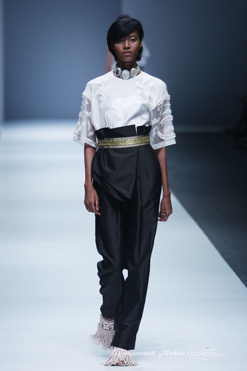 Toton Januar Indonesia Fashion Forward. Jakarta Fashion Week 2016 at Senayan City. Jakarta. [Foto: Mohammad Abduh/Wolipop]