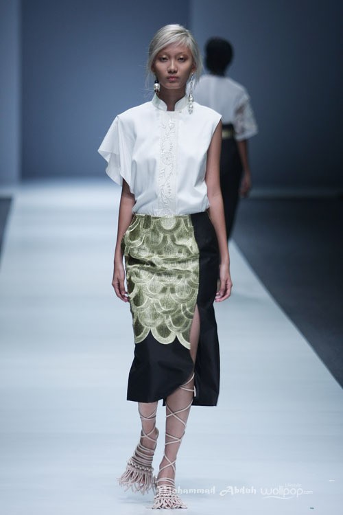 Toton Januar Indonesia Fashion Forward. Jakarta Fashion Week 2016 at Senayan City. Jakarta. [Foto: Mohammad Abduh/Wolipop]