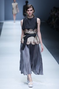 Toton Januar Indonesia Fashion Forward. Jakarta Fashion Week 2016 at Senayan City. Jakarta. [Foto: Mohammad Abduh/Wolipop]