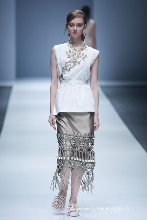 Toton Januar Indonesia Fashion Forward. Jakarta Fashion Week 2016 at Senayan City. Jakarta. [Foto: Mohammad Abduh/Wolipop]