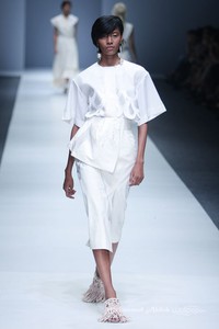 Toton Januar Indonesia Fashion Forward. Jakarta Fashion Week 2016 at Senayan City. Jakarta. [Foto: Mohammad Abduh/Wolipop]