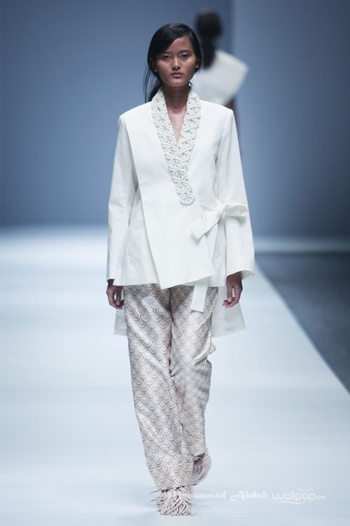 Toton Januar Indonesia Fashion Forward. Jakarta Fashion Week 2016 at Senayan City. Jakarta. [Foto: Mohammad Abduh/Wolipop]