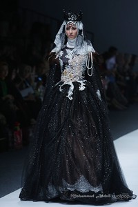 Anniesa Hasibuan Trone. Jakarta Fashion Week 2016 at Senayan City. Jakarta. [Foto: Mohammad Abduh/Wolipop]